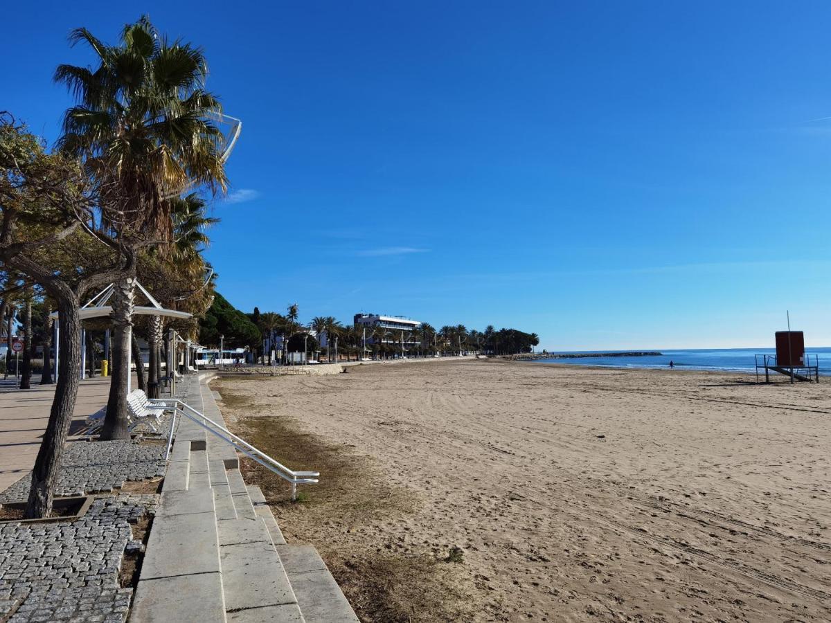 Magnifica Planet Costa Dorada Villa Кембрилс Екстериор снимка